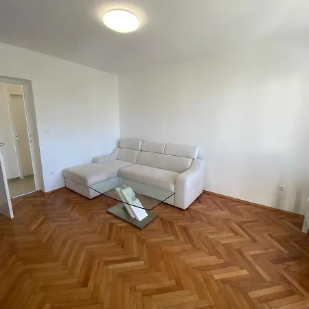 Lucich Apartment *